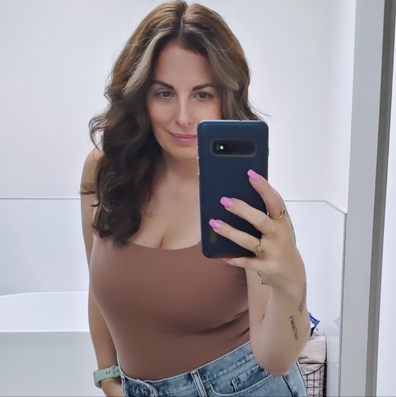 Meet your Posher, Jennifer - Picture 3 of 4